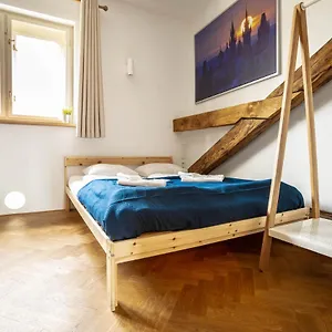 Aparthotel Old Town Square Suites **